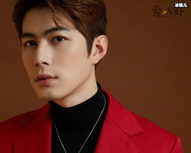 ​陈学冬被曝是同性恋，是其前女友曝出来的？