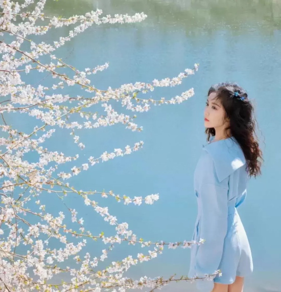 硬糖少女303王艺瑾春日浪漫限定写真掉落