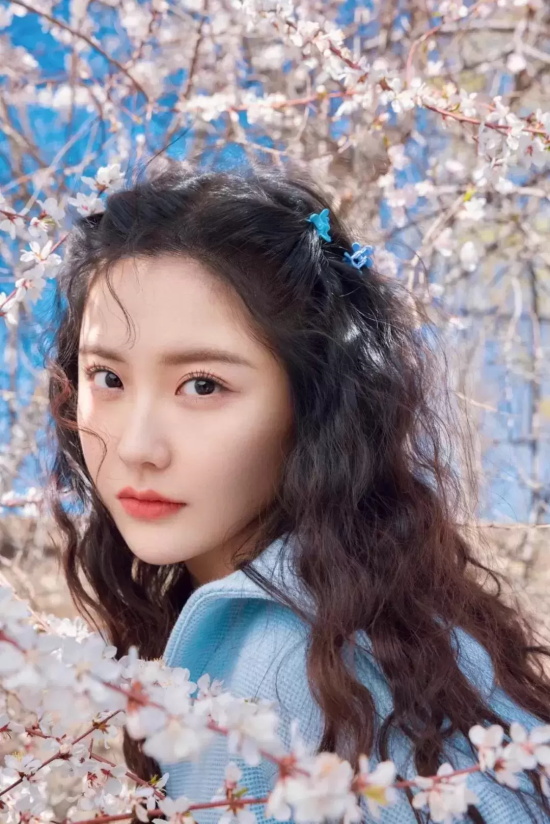 硬糖少女303王艺瑾春日浪漫限定写真掉落