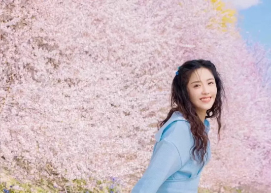 硬糖少女303王艺瑾春日浪漫限定写真掉落