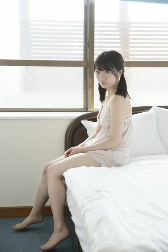 霓虹国绝对领域美女歌手-山岸理子