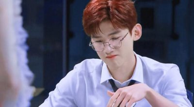 ​白敬亭公开恋情女朋友 大学时曾经谈过一段恋爱