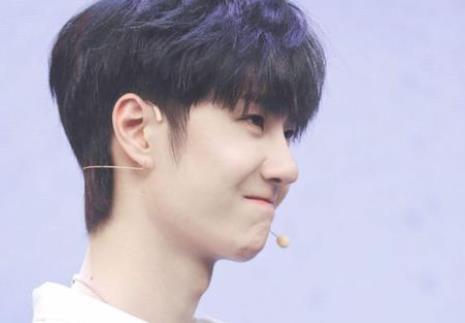 王一博女朋友是谁照片 王一博孟美岐在一起过吗