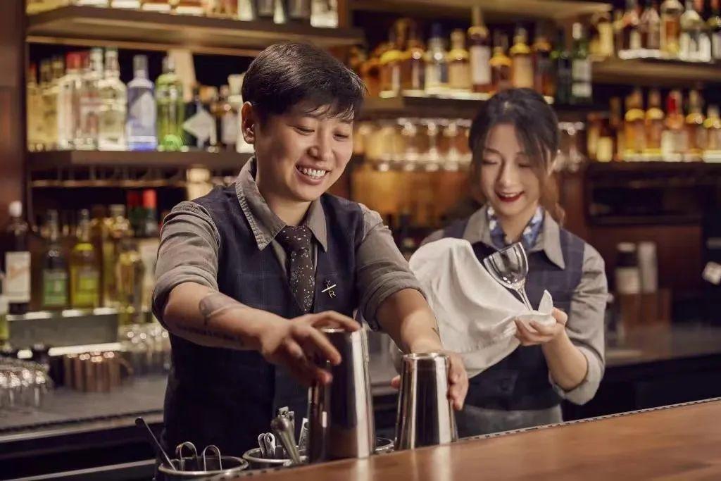 一般学习调酒师的学费需要多少_调酒内容及价格