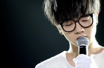 ​应援色还有这讲究，华晨宇火烈红海张杰温柔蓝洋，TFBOYS的最特别