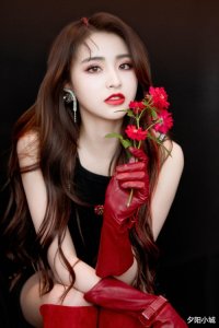 ​别人的17岁：女团选手金子涵旧时走秀照片，无法相信的美