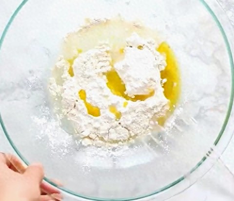 手残也能做蜜汁芝麻鸡块，只要1种酱，孩子不爱吃鸡肉都吃掉半盆