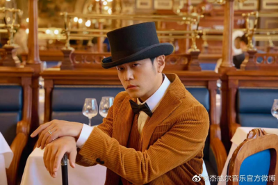 ​周杰伦的歌(周杰伦新专辑正式上线，这个华语乐坛的天王，正掀起一场全新的怀旧