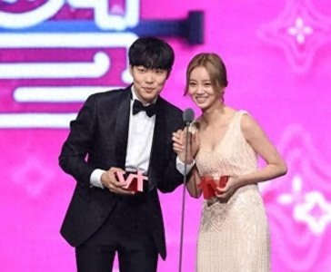 ​柳俊烈李惠利宣布分手！“狗善”7年感情终结，男方多次陷入争议