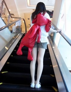 ​曾火爆全网的恐怖电梯美女图，背后究竟隐藏着怎样的真相？