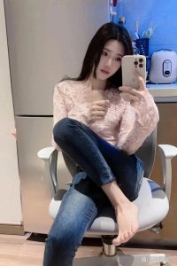 ​假扮男友变真命天子？女总裁与穷保安的意外情缘！