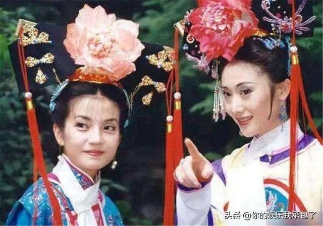 54岁“令妃”赵丽娟，低调与大学教授结婚，如今一家三口幸福不已