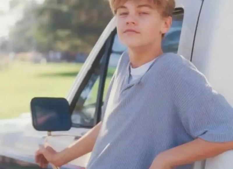 妹子躺下前，请穿好裤子