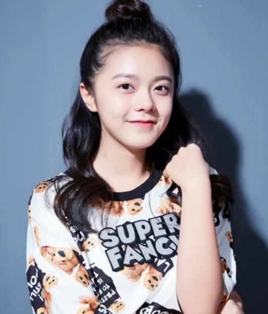 赵今麦家庭背景曝光父母是谁  资源这么好原来背后金主是她