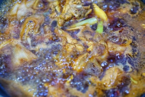 红烧排骨有点腥怎么办 这样处理它