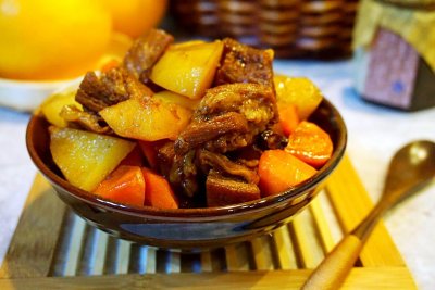 ​土豆烧牛肉怎么做好吃 土豆烧牛肉的做法
