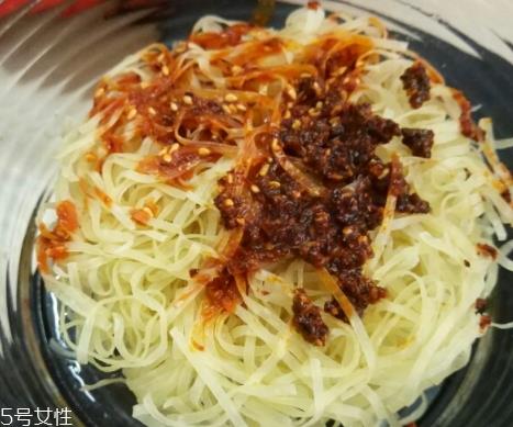 阿宽重庆小面食用方法 和方便面一样吃