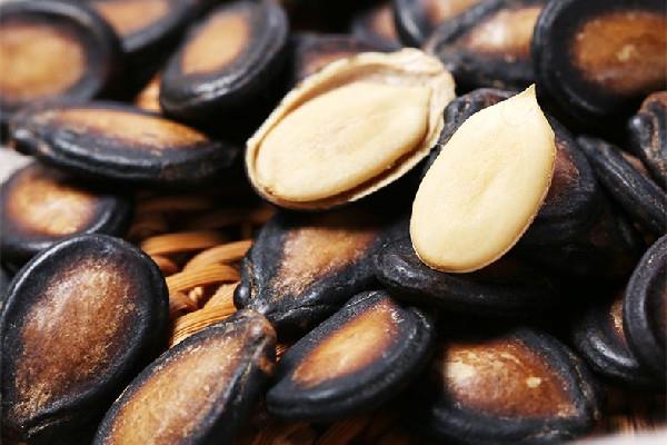 西瓜子怎么做出来的 西瓜子是炒的还是煮的