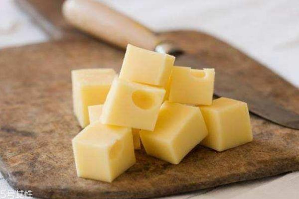 芝士是怎么做的呢 芝士发明在哪个国家呢