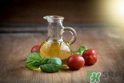 ​核桃油可以生吃吗?核桃油生吃好吗