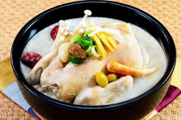 老母鸡炖汤能下奶吗 老母鸡炖汤可以下奶吗