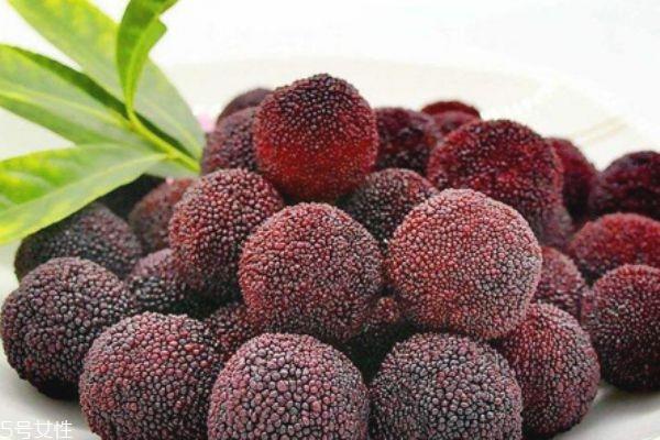 杨梅怎么把虫子泡出来 杨梅有虫还能吃吗