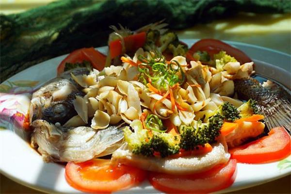 鲈鱼什么人不能吃 鲈鱼什么人不适合吃