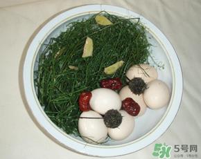 地菜煮鸡蛋会中毒吗？地菜煮鸡蛋吃死人是真的吗？