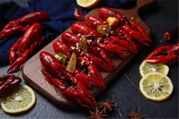 小龙虾要去虾线吗 小龙虾去虾线好还是不去虾线好