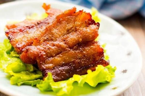 煎五花肉怎么做好吃 一百克五花肉的热量是多少