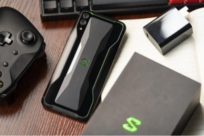 ​黑鲨游戏手机2深度体验，打游戏的确很强，但是缺点太明显