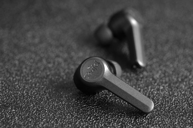 airpods2详细测评（Airpods2虽然好用但音质不给力）(2)