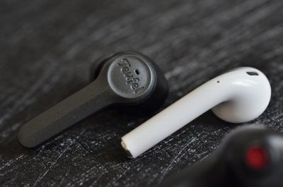 ​airpods2详细测评（Airpods2虽然好用但音质不给力）