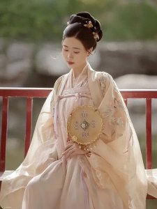 中国传统汉服复兴:传承千年文化的崛起