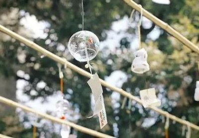 ​客厅地砖铺贴摆设客厅用什么地砖最省钱警惕千万要幸免的客厅装修误区