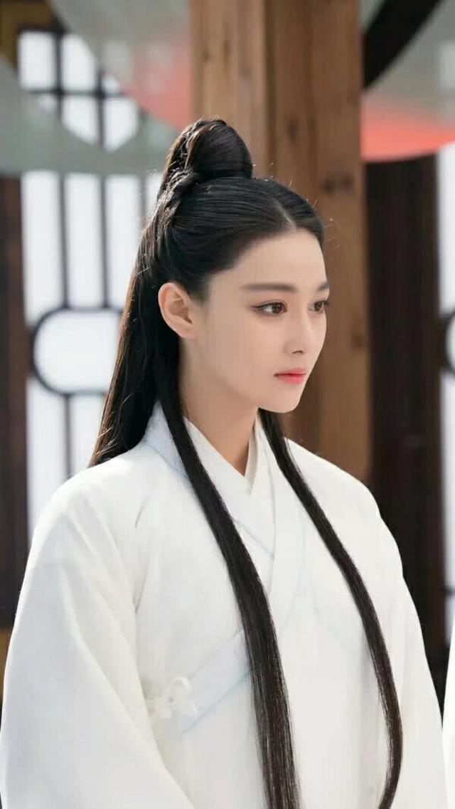 看到才貌双全张馨予的画作，都感叹她可以去当画家了