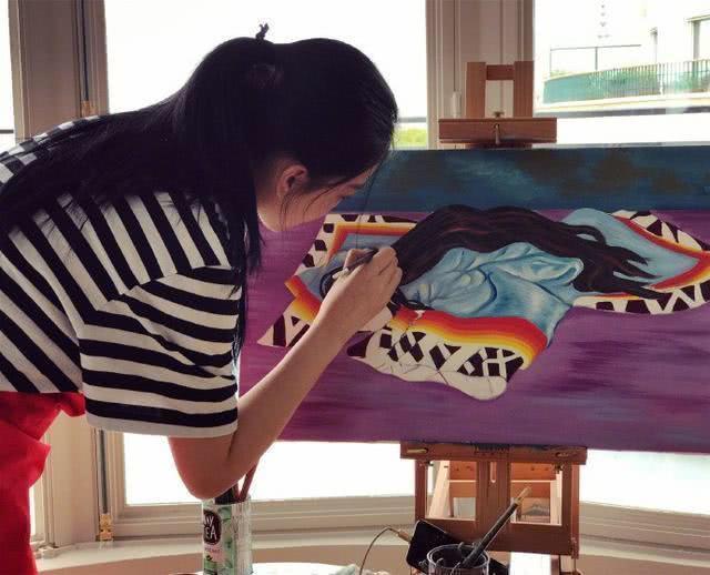 看到才貌双全张馨予的画作，都感叹她可以去当画家了