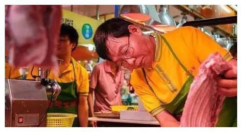 北大才子卖猪肉，“忍辱负重”20年逆袭成网红，一年狂赚18亿！