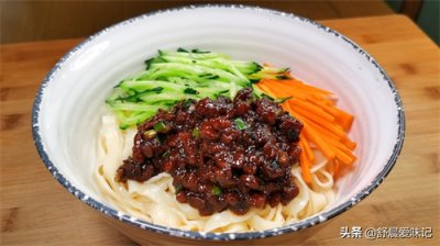 ​想吃炸酱面？配方和做法告诉你，在家也能轻松做，连吃两碗才解馋