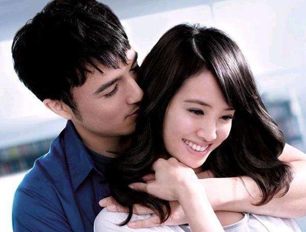 与蔡依林分手恋混血模特，锦荣终承认恋情，约会香月明美多次被拍