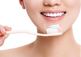 牙黄怎么变白最快最有效（牙黄不要怕4种方法变白）(3)