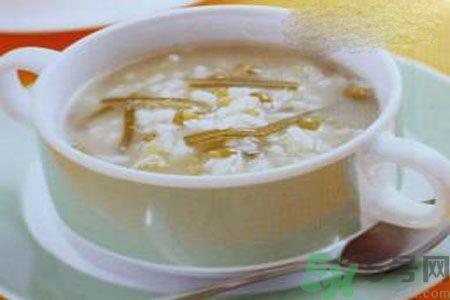 皮肤过敏怎么办？皮肤过敏吃什么？