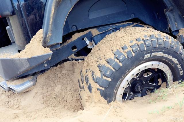 20款两门牧马人越野（硬汉才能驾驭大吉普）(13)