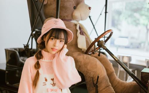 喜欢一个安静很害羞的女生应该怎么去追，喜欢安静女孩