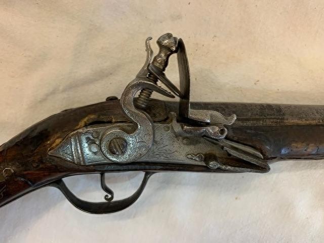 法国人18世纪中叶制作的燧发枪实物，样式很经典，在欧洲曾很流行