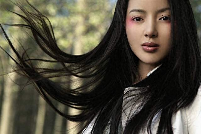 刘怡君：18岁演“庞飞燕”爆红，神隐6年归来大变脸让人痛惜