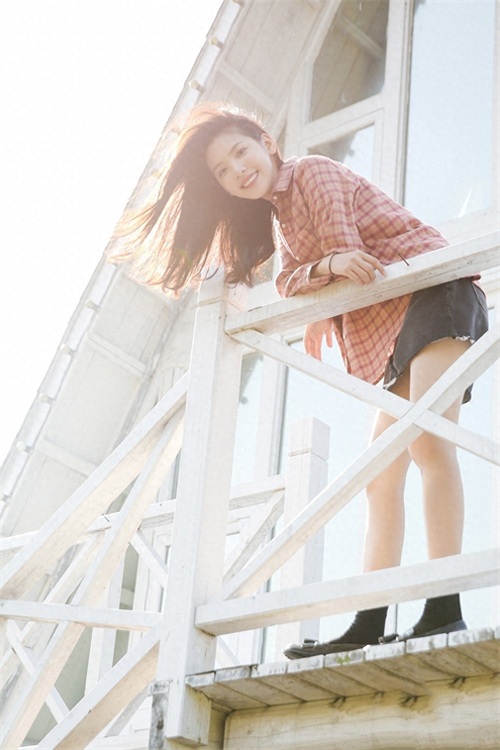 章若楠可爱清纯生活照