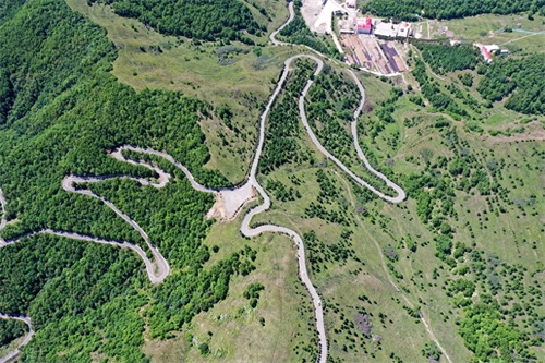 航拍北京第一高峰灵山：感受城市边缘的大自然之美