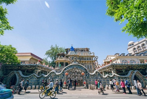 瓷房子由张连志亲自设计，被称为一座价值连城“中国古瓷博物馆”