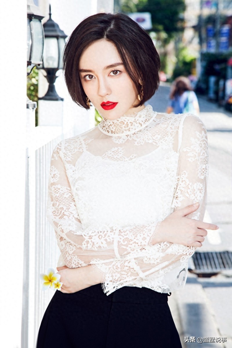 吕佳容，更撩人的是红唇